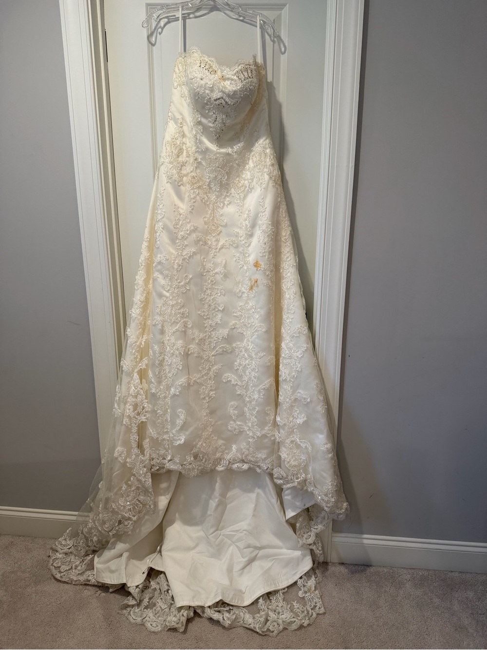 Casablanca Lace Strapless Ivory Wedding Gown size 12